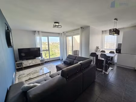 dernier étage sans vis-à-vis t3 62 m2 avec terrasse, résidence 2019 à vénissieux centre