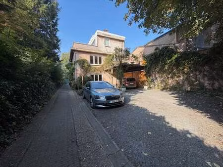 infos et visites 7/7 ravissante maison 3 façades
