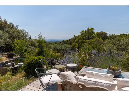 maison de luxe à vendre à gordes