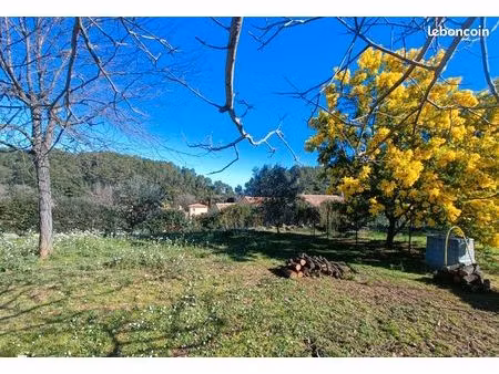 terrain 728 m² le thoronet