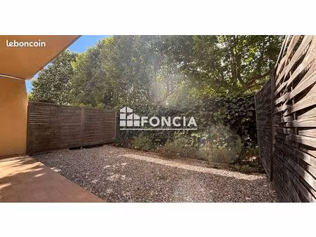 hyeres, en rez de jardin appartement t1bis en parfait état de 32m2