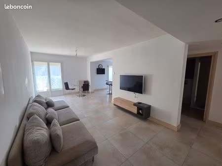 appartement six fours avec garage