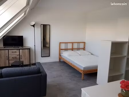 centre de caudéran, particulier loue studio meublé de 23,5 m2 avec parking