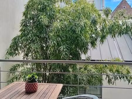 coeur de sainte-catherine, calme absolu dans arrière-maison.