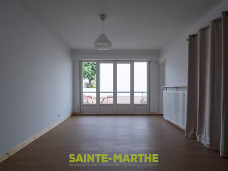 a louer - studio en rez-de-chaussée