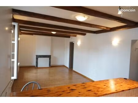 nancy vieille ville, f2 45 m², poutres, parquets - rénové