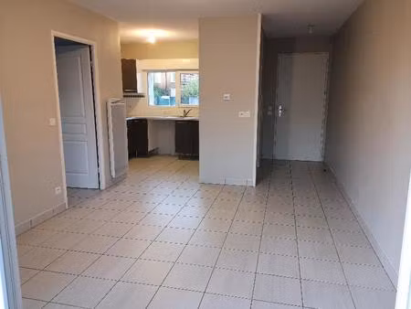appartement t2 saint-jean-d'illac - 40 m2 - 795 euros ttc