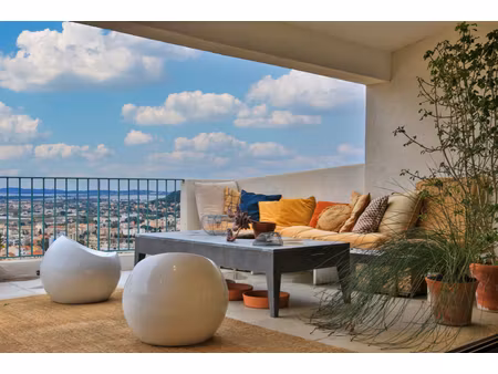 maison de charme avec terrasse et vue mer
