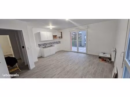 location t3 bouaye avec double terrasse