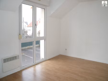 beaune nord, dans résidence, loue t1 de 31 m2, avec chambre, s?