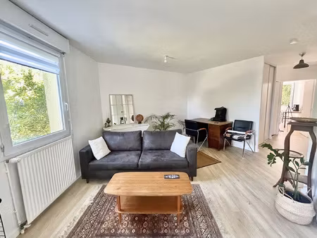 a louer, appartement t2 avec parking quartier longchamp à na