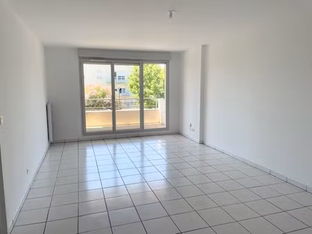 a louer t3 76m² rue antoine de gargas 940 euros cc