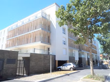 t2 avec garage et balcon à villeurbanne résidence l'envol