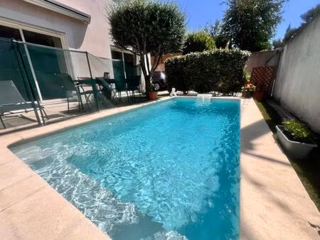nîmes – maison contemporaine avec piscine et vue sur la tour magne !