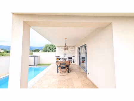 villa 4 pièce(s) 93 m2
