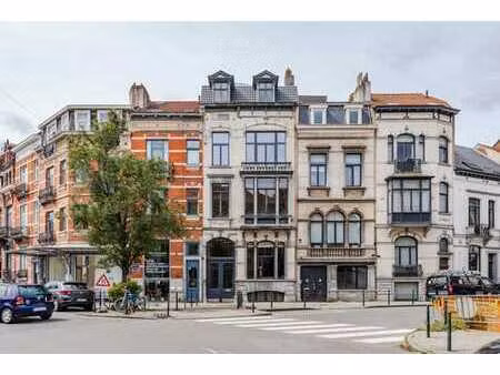 châtelain superbe hôtel de maître mixte 694 m²