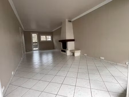 appartement 5 pièce(s) 90 m2 non meublé