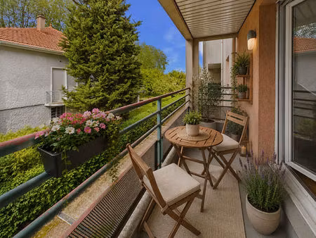 studio 18.50m2 avec balcon et carport