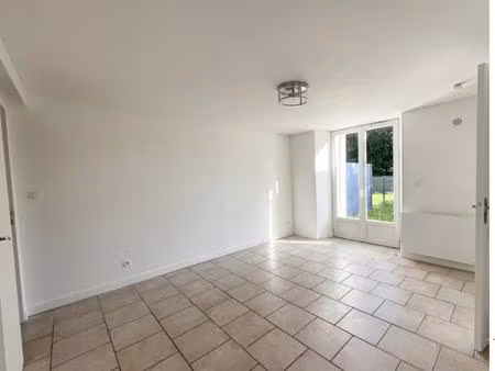 nanteau sur lunain - avec jardin privatif