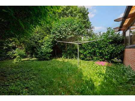 lambersart - champ de course - semi-individuelle à rénover avec garage et 3 chambres !