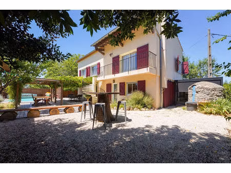 maison familiale de 154 m² avec piscine - 800 m² de terrain