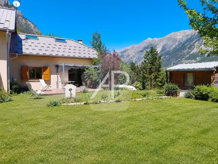charmante maison mitoyenne avec jardin