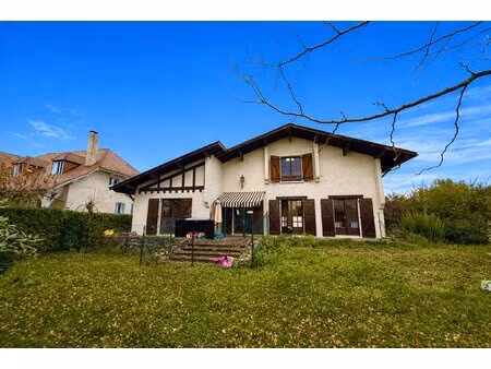 tarbes - maison familiale spacieuse avec 5 chambres, garage et terrain