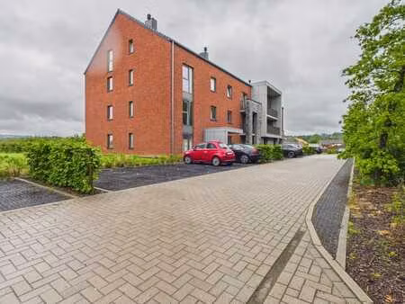 bel appartement 2 chambres, terrasse, garage, parking