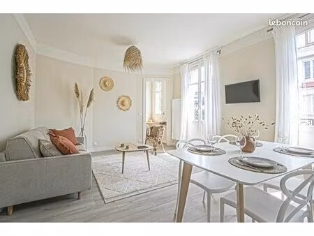 exceptionnel deauville centre – t2 de charme 45 m², balcon et vue place morny
