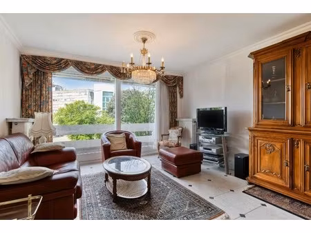 te renoveren appartement met 2 slaapkamers in bosuil-wijk!