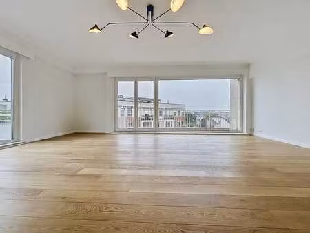 ixelles- penthouse de +-152m2 3 chambres- terrasse-parking