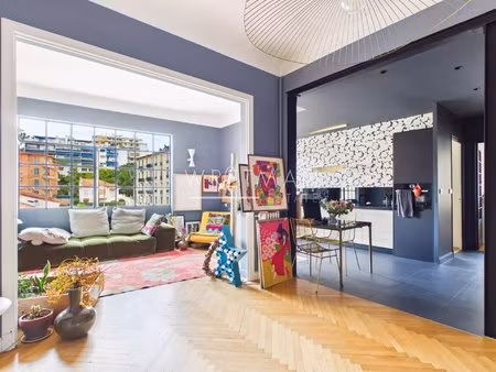 appartement 3 pièces spacieux et plein de charme – nice libération