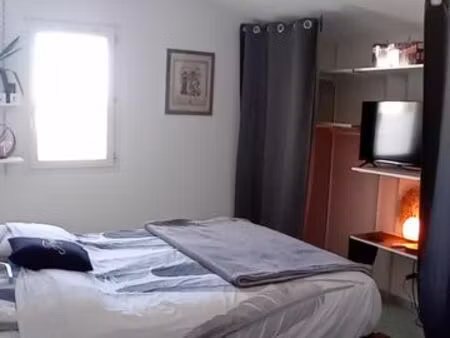 jolie petite maison dans résidence avec piscine
