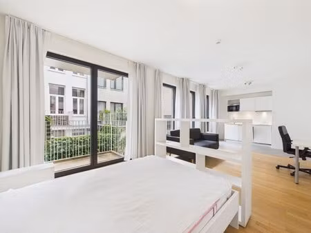 studio à louer à rue marché aux peaux 4 bruxelles (vbe35350)