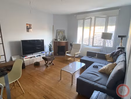 appartement 2 chambres immeuble en pierre