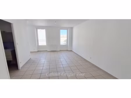 t3 rue escoffier 13005 + balcon