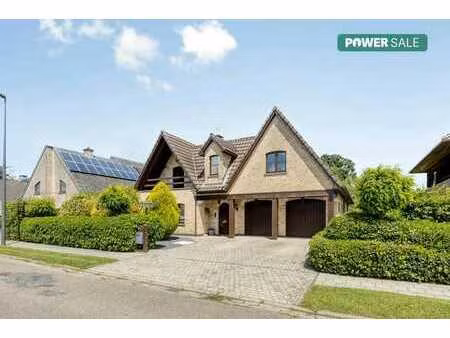 maison de caractère à vendre dans un emplacement privilégié