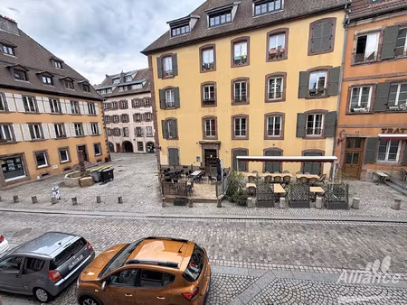 beau t2 lumineux de 34 m2 au coeur de la vieille ville de b