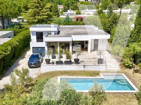 villa avec piscine et garage