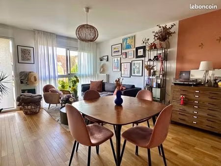 superbe t2 récent non meublé, 46 m² – terrasse sud, parking en s/sol, cave – 820 cc – marc