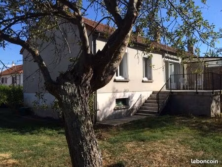 maison dans quartier calme de sens