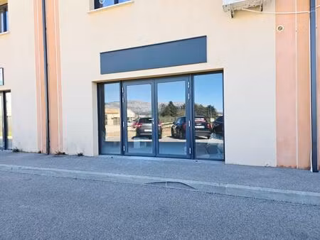 murs commerciaux libres, local commercial , emplacement stratégique à pourrières
