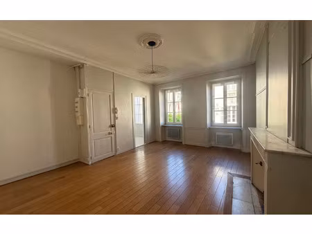 location appartement, 69.81 m² t-3 à la rochelle, 806 €
