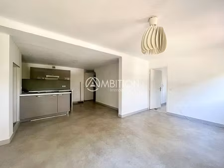 a louer : appartement 3 pièces 73m² à saint raphael