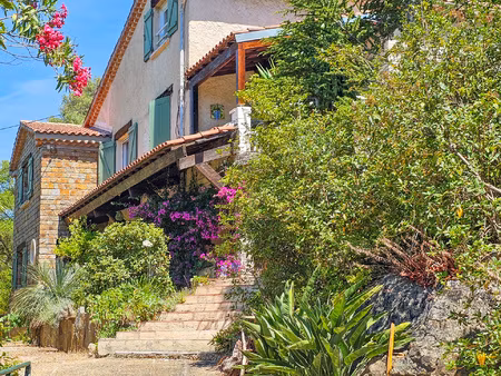 hyères colline du château la villa des roches fleuries