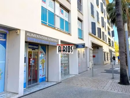 vente commerce hyeres 83400 85m²