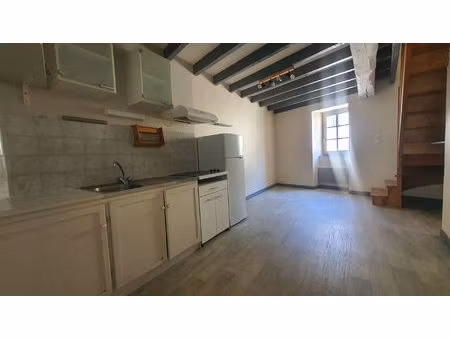 à louer .duplex au coeur du centre historique de vannes ? environ 35 m²