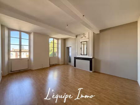 appartement t4 centre ville de l'isle-jourdain environ 125 m