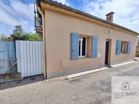 agen proche canal maison t4 avec courette et place de statio