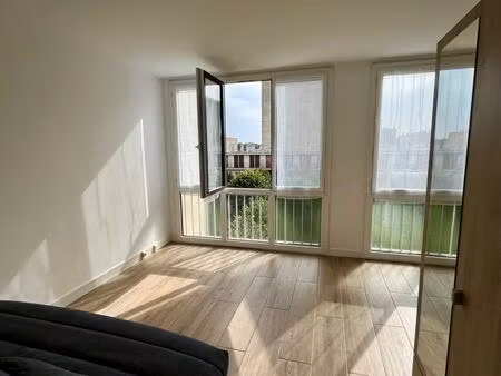 studio meublé - meudon la foret